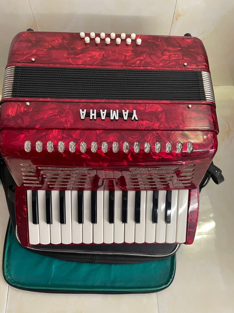 YAMAHA アコーディオン 30鍵盤　8905 YAMAHA ヤマハ アコーディオン 30鍵 YA-18 8905 - メルカリ