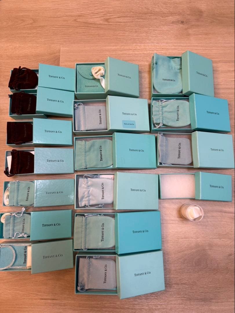 TIFFANY＆CO. ティファニー 空箱17個、巾着/保存袋16枚 TIFFANY&Co.（ティファニー） 空箱 布袋 中綿 紙袋 おまとめ セット