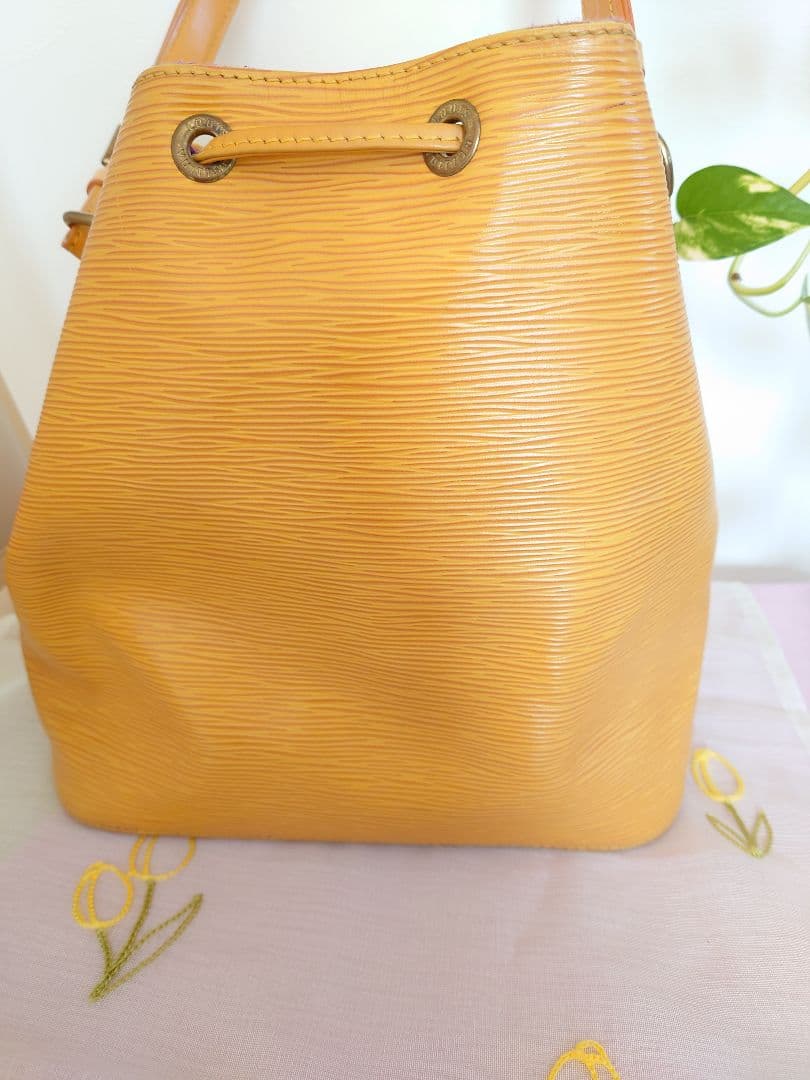 ルイヴィトンLouis Vuitton プチノエ イエロー