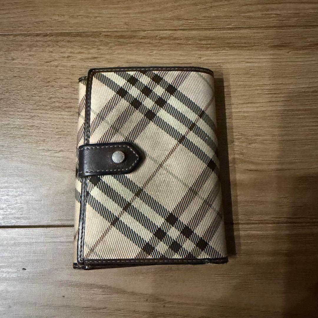 Burberry チェック柄 二つ折り財布 - メルカリ