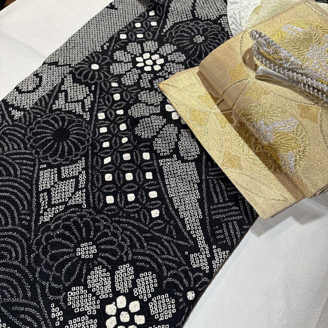 総絞り　振袖　成人式　フルセット　正絹　黒地 振袖 レンタル 成人式 結婚式 黒 総絞り 波頭に牡丹(絹) 一点物 12月