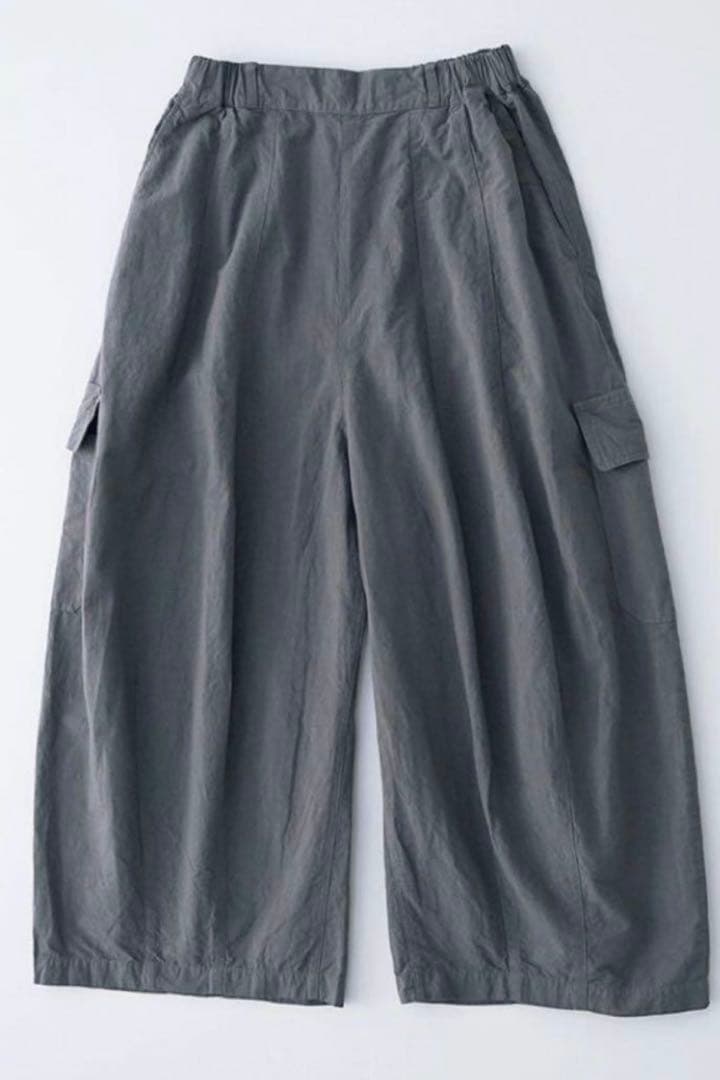ネストローブ コットンリネンウェザー バレルパンツ グレー - メルカリ