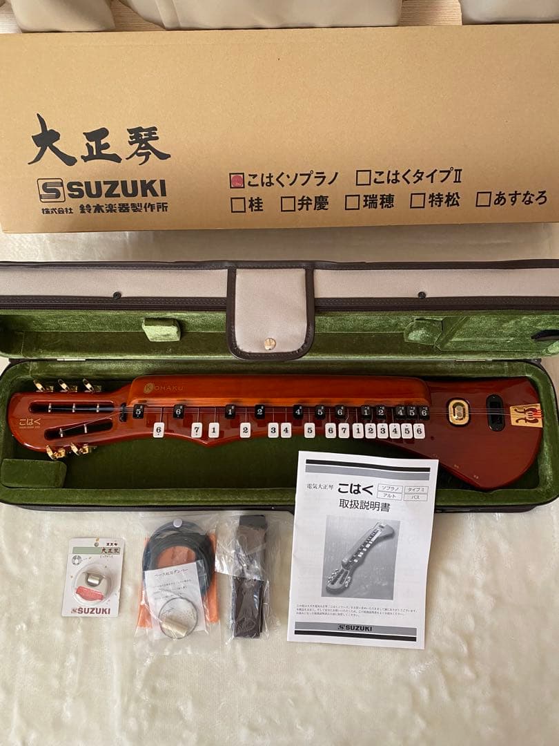 【新品同様】SUZUKI電気ソプラノ大正琴　スズキこはく SUZUKI スズキ 電気大正琴 こはくソプラノ 教本 チューナー セット