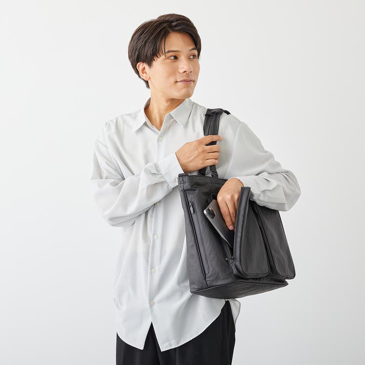 荷物にサッと手が届く」快適さと耐久性を両立。毎日の通勤を支える軽量