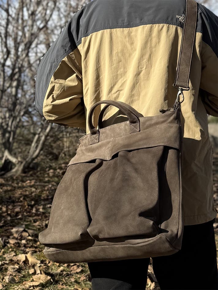 柔らかいのにタフな一生モノの相棒】北海道天然エゾ鹿革『ヘルメット