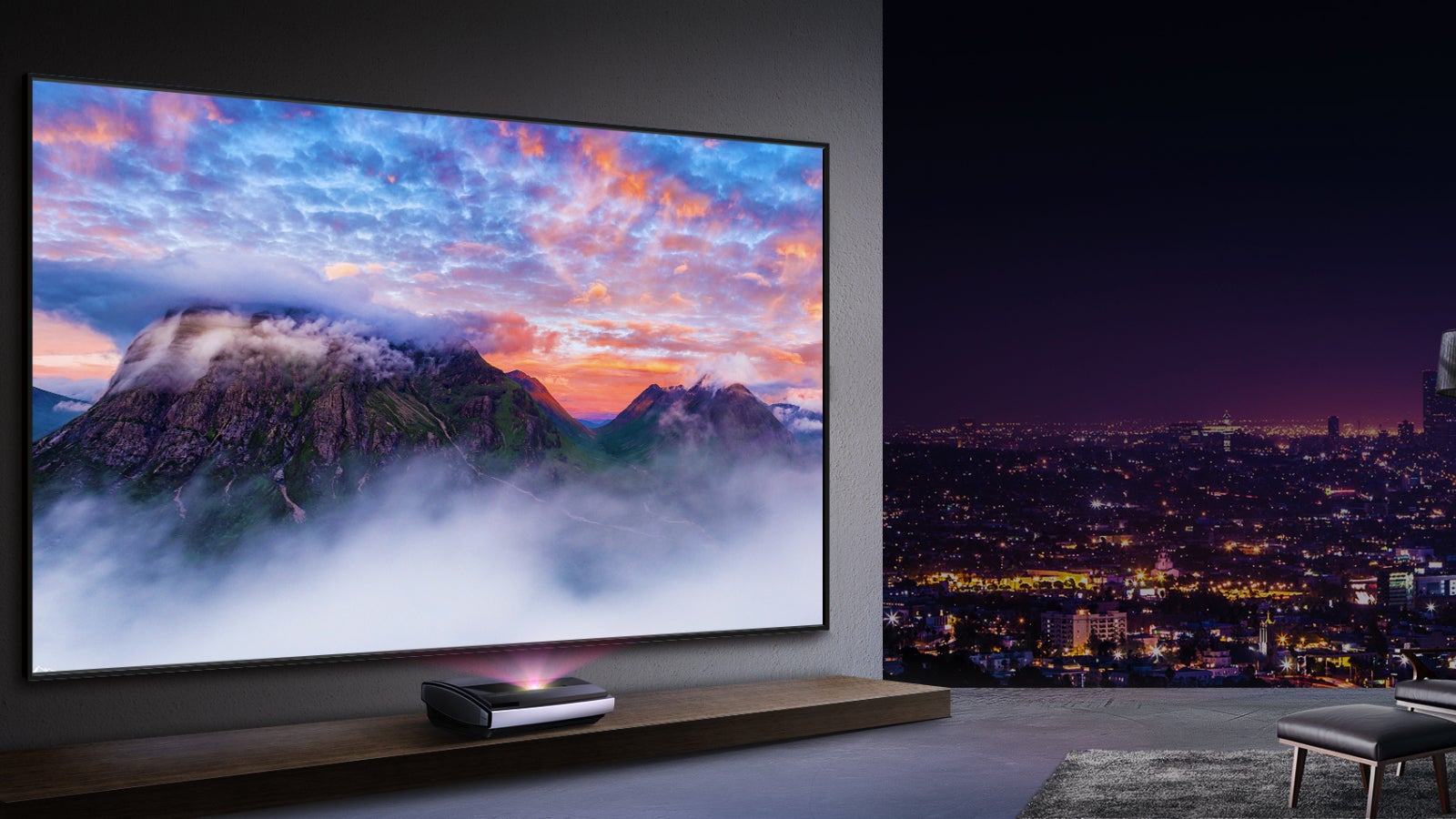 映像は、新しい時代へ。超短焦点4KレーザープロジェクターEdge Vision