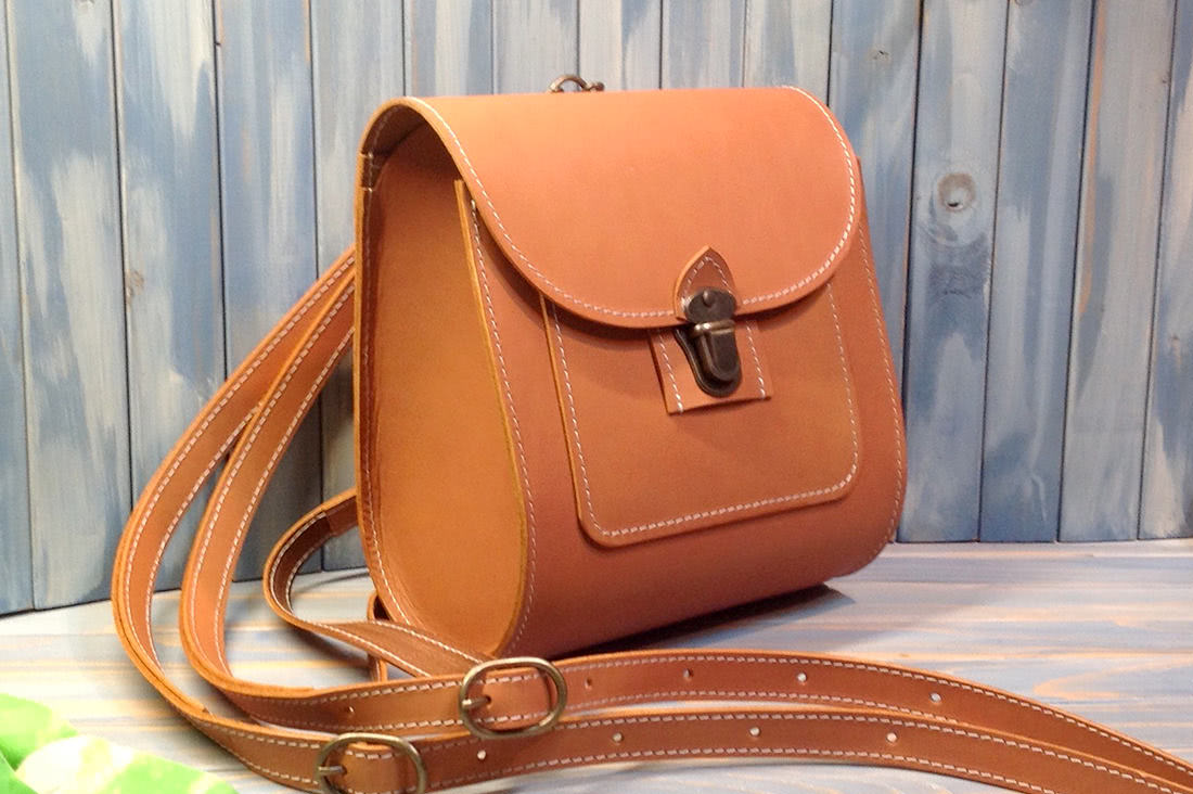 美しくて機能的。冬のコーデにぴったりな「レザーバッグ」 | minneと