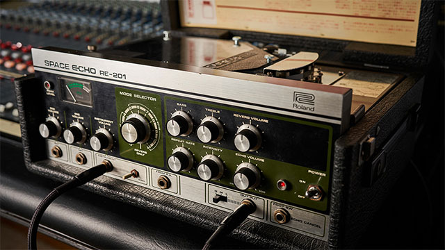 BOSS - RE-202 | Space Echo