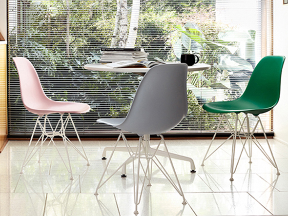 Herman Miller Eames Molded Plastic Side Shell Chair / ハーマン