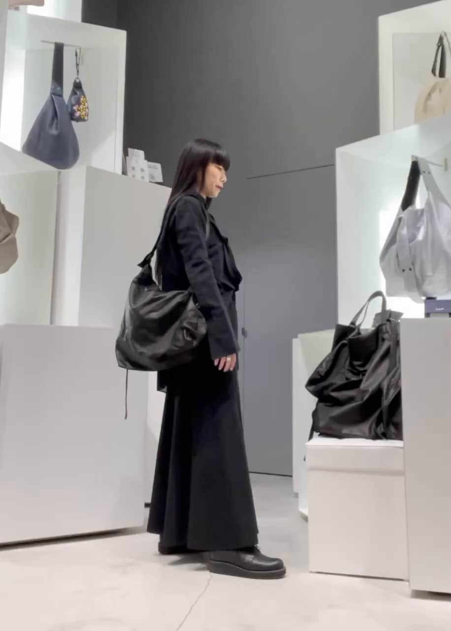 Unevenness tote(Leather)(FREE SIZE Black): discord Yohji Yamamoto