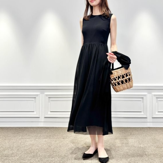 華やかなグログランオープンリボンペプラムジレはオールブラックで