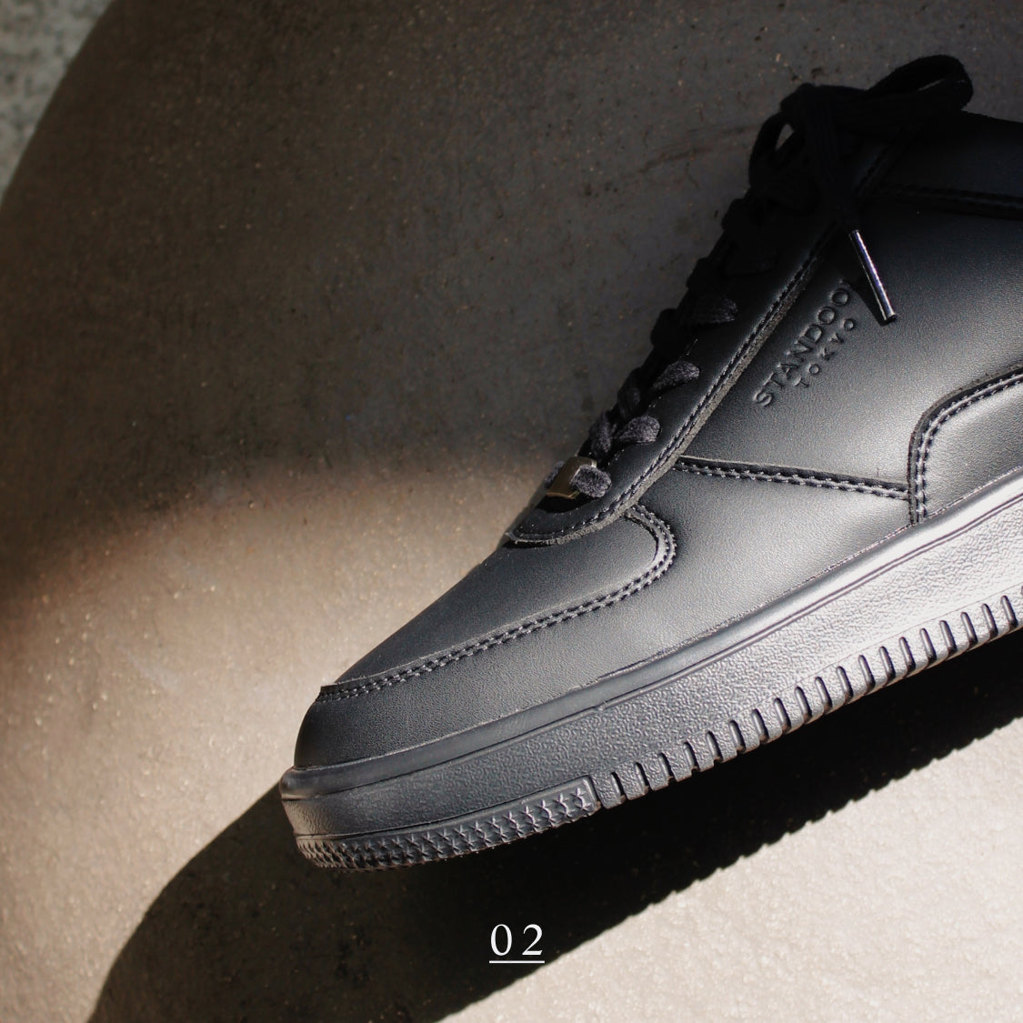 日常に自信をくれるヒールアップスニーカー｜STANDOOL TOKYO