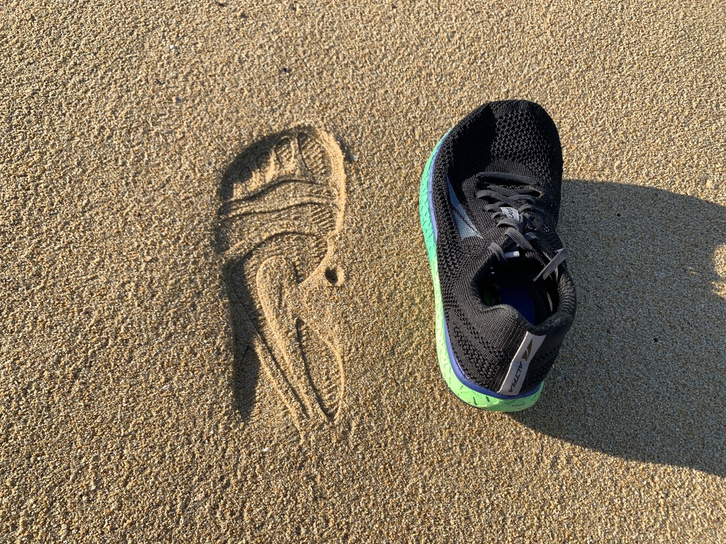 人気のロードシューズ限定デザインが入荷！ALTRA ESCALANTE RACER