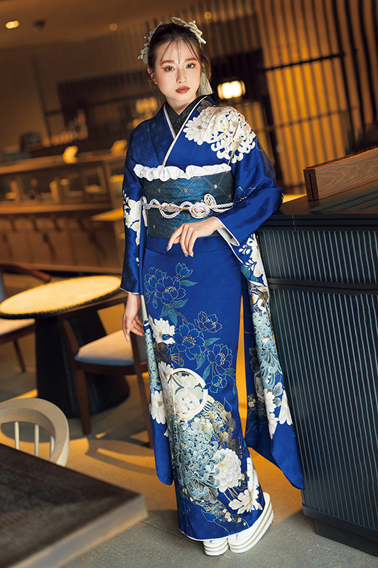 成人式振袖選び」顔立ち・身長・体型に合わせた選び方4選をご紹介し