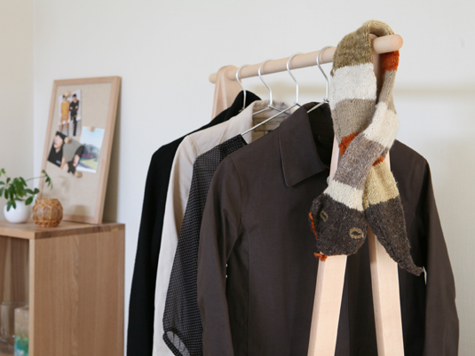 cosine/ドレスラック 小 メープル -スモール空間に最適な木製ハンガー