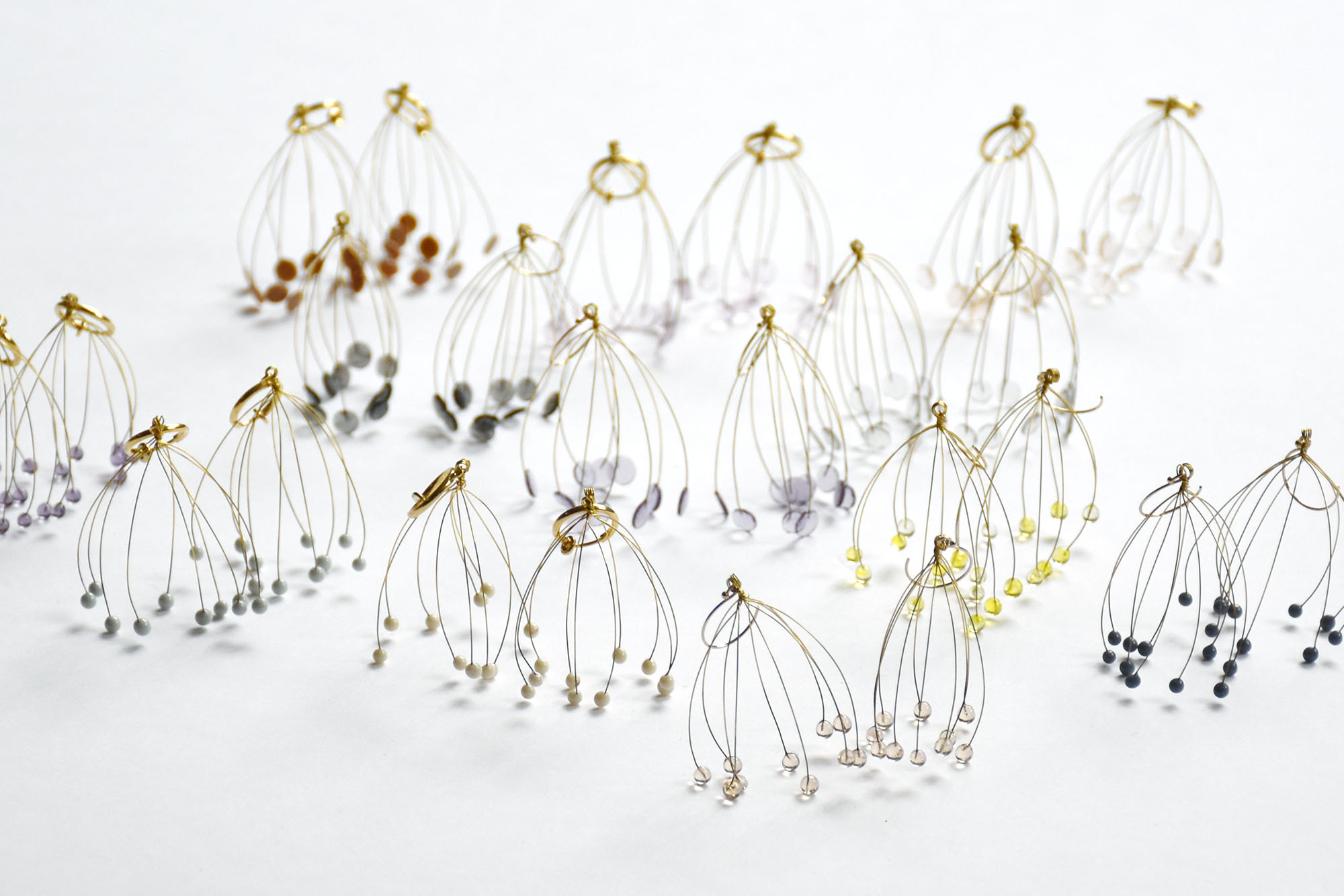 身に纏うガラス、部屋に飾るガラス [ オカベマキコ ] ＝ A piece of