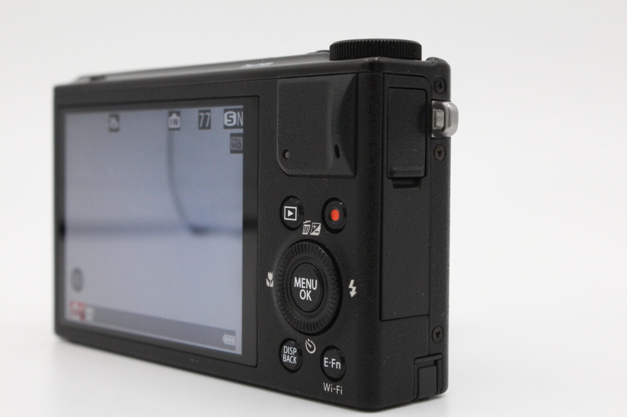 良品】FUJIFILM 富士フイルム プレミアムコンパクトデジタルカメラ XQ2